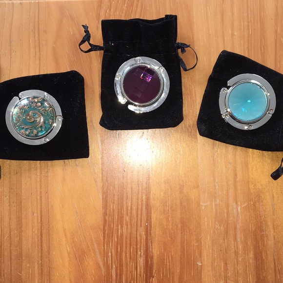 Purse Hanger - Great for wristlets during dinner! - Picture 1 of 5